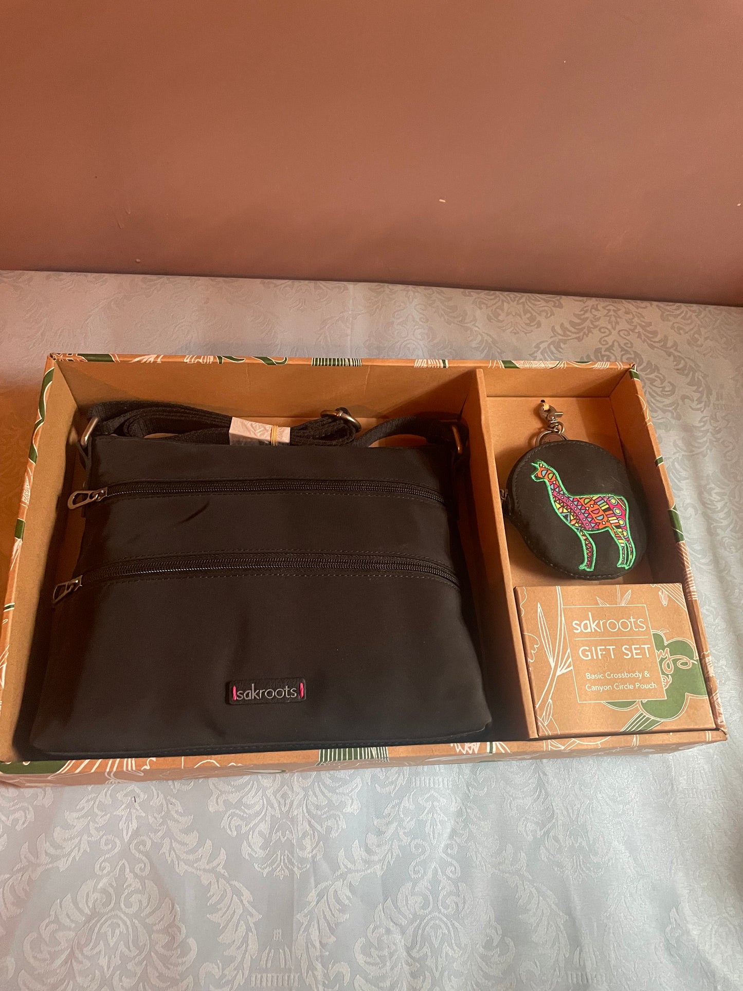 Sakroots Gift Set Basic Crossbody & canyon circle pouch NEW