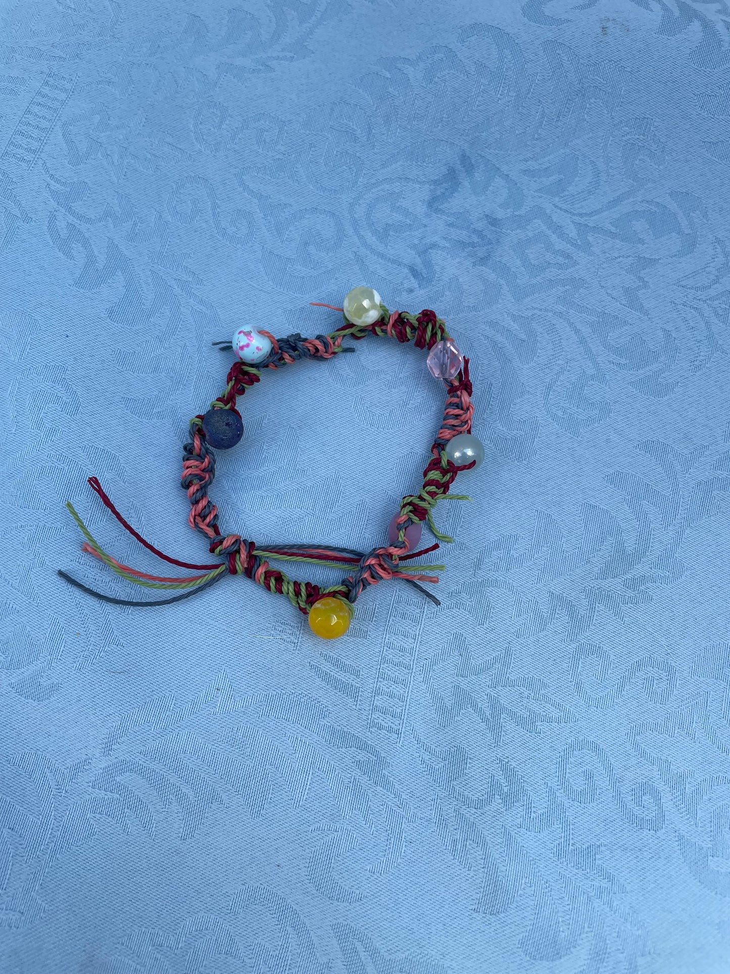 Neutral adjustable bracelet