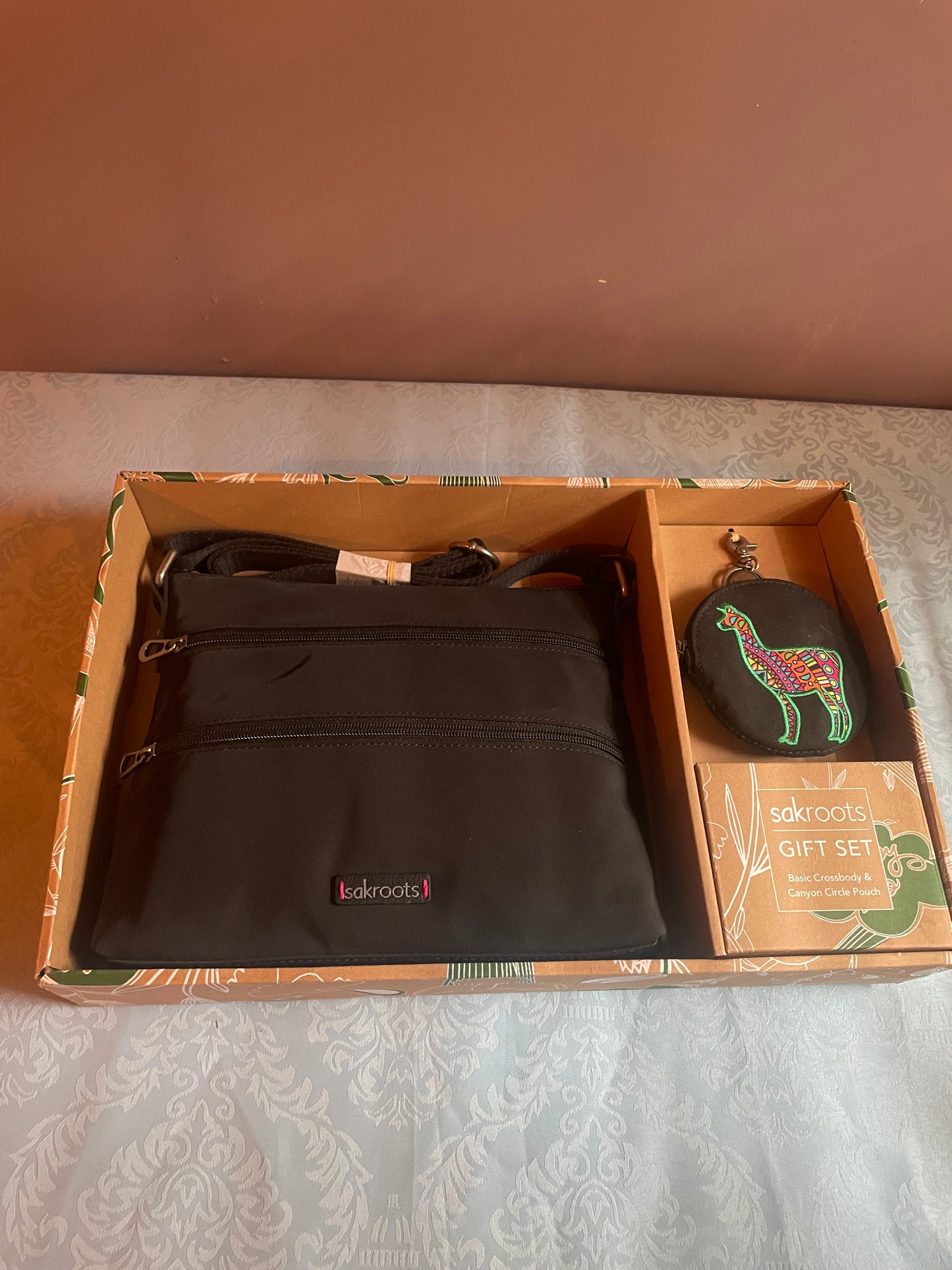 Sakroots Gift Set Basic Crossbody & canyon circle pouch NEW