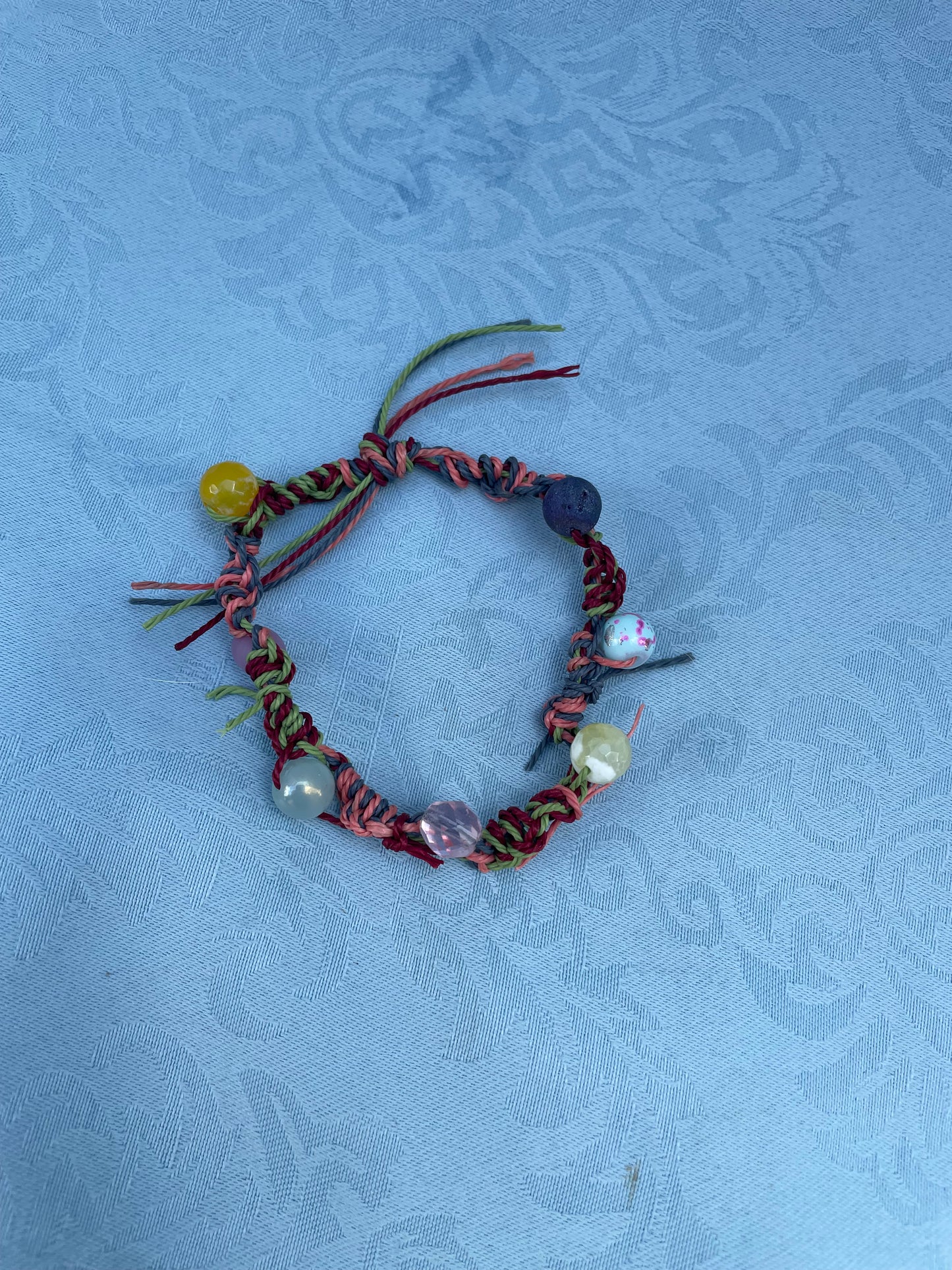 Neutral adjustable bracelet