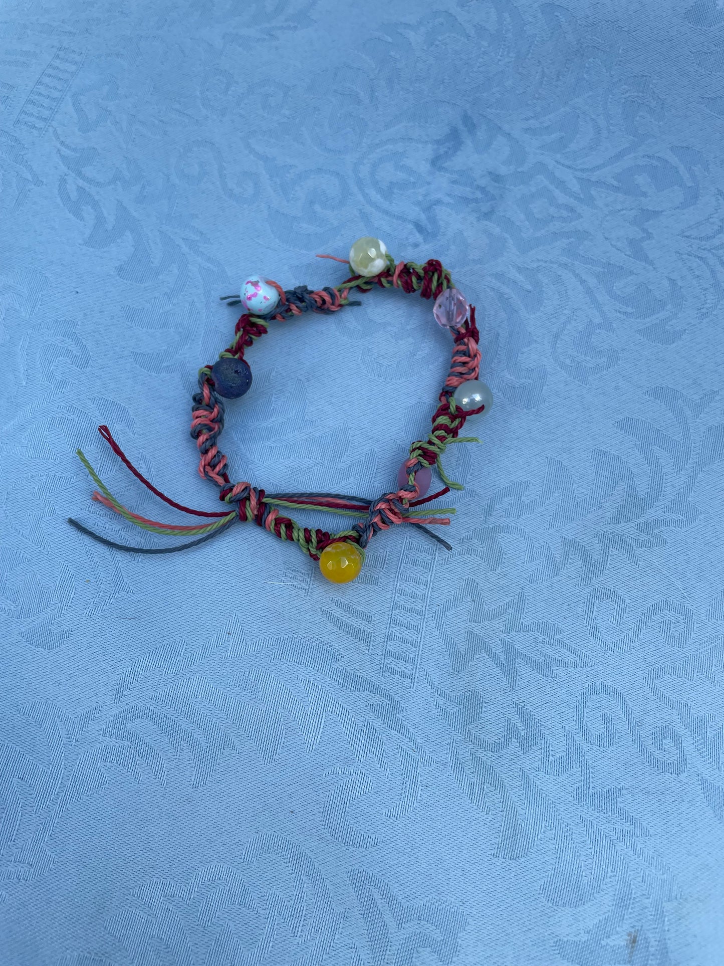 Neutral adjustable bracelet